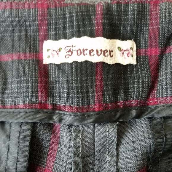 Forever 21 Dress Shorts size Small - Picture 3 of 4